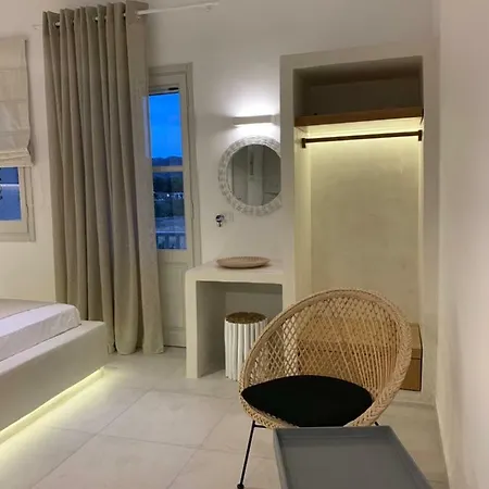 Astra Hotel *